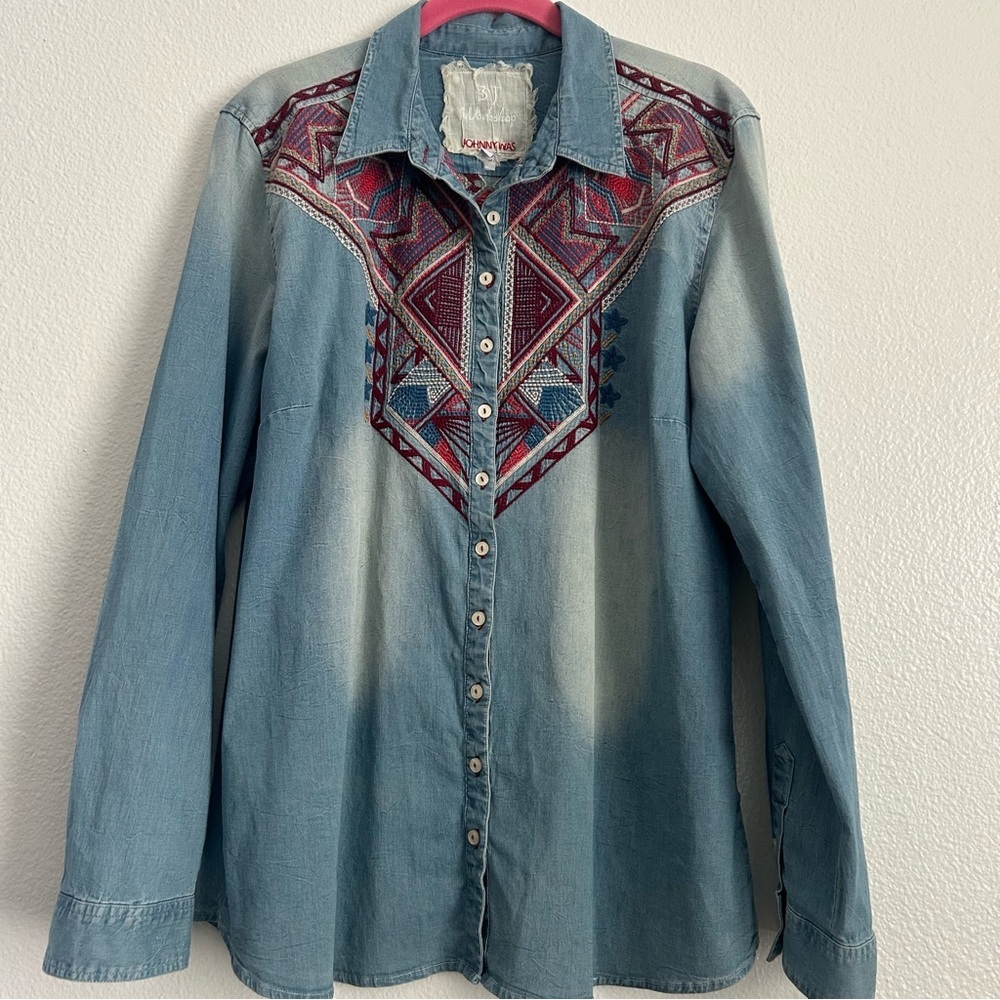 Johnny Was Blue Embroidered Chambray Shirt | Size Large